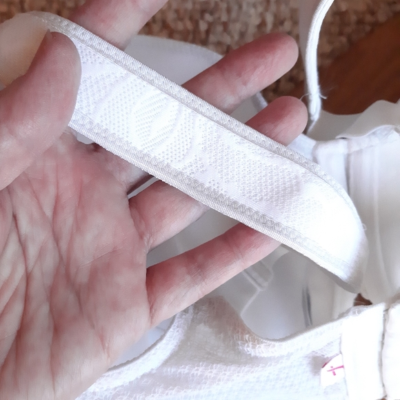 Wacoal Full Figure Underwire Bra size 34H - Picture 11 of 16